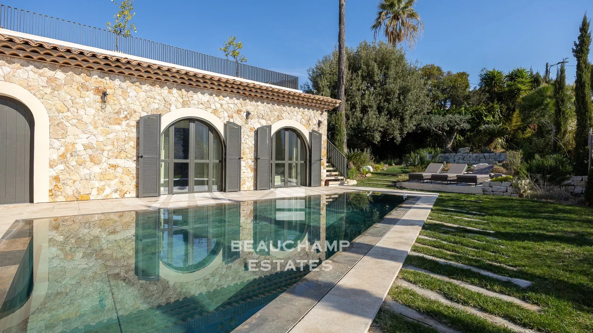 Villa contemporaine avec vue mer panoramique - Cap d'Antibes