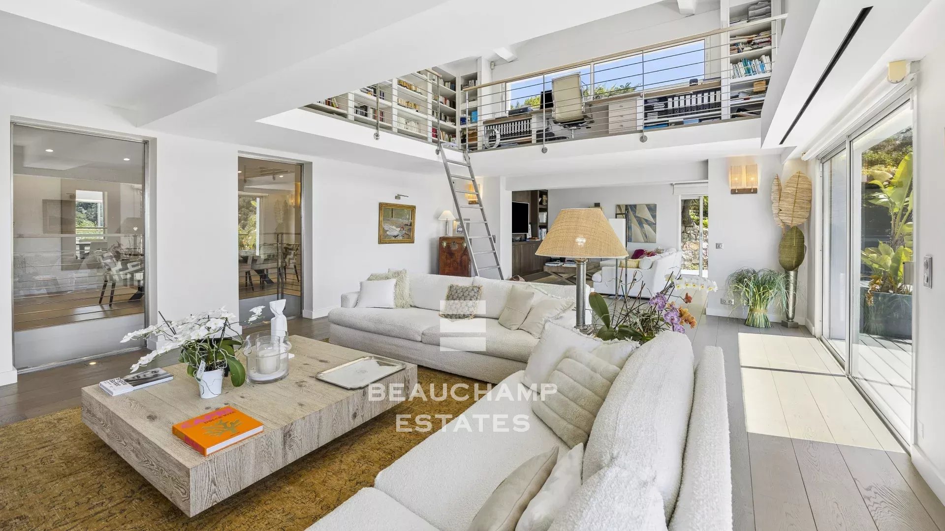 Exclusivité - Villa néo-provençale 5 chambres  avec vue mer - Cannes
