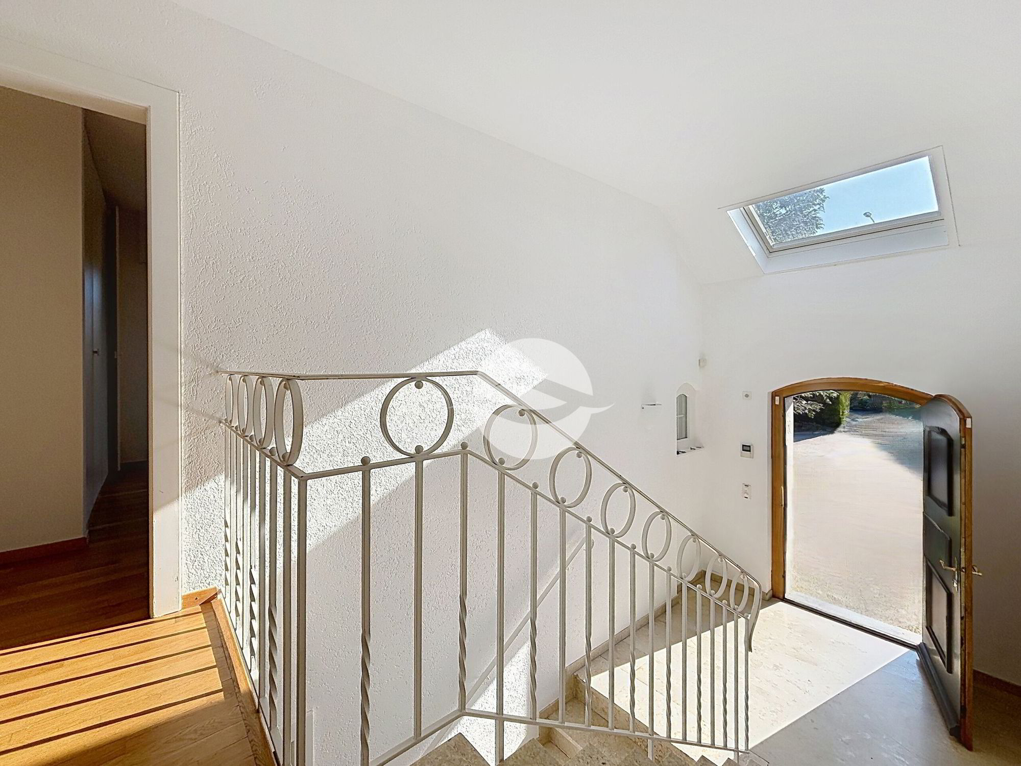 Superbe villa jumelle de standing de 7.5 p. avec bouée d’amarrage