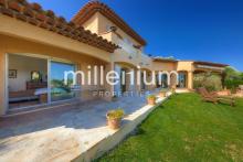 Villa avec piscine et vue mer à Antibes