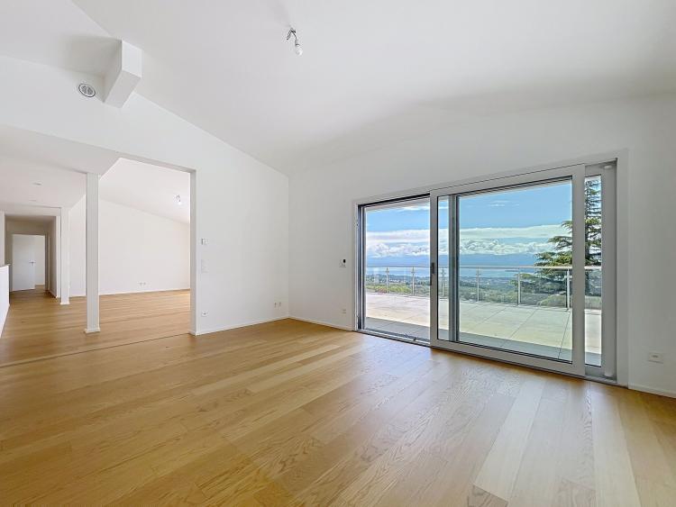 Exceptional villa with panoramic views over Lake Geneva and the Alps