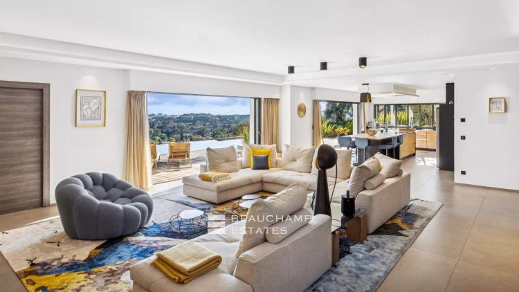 Mougins – Villa contemporaine avec vue mer panoramique