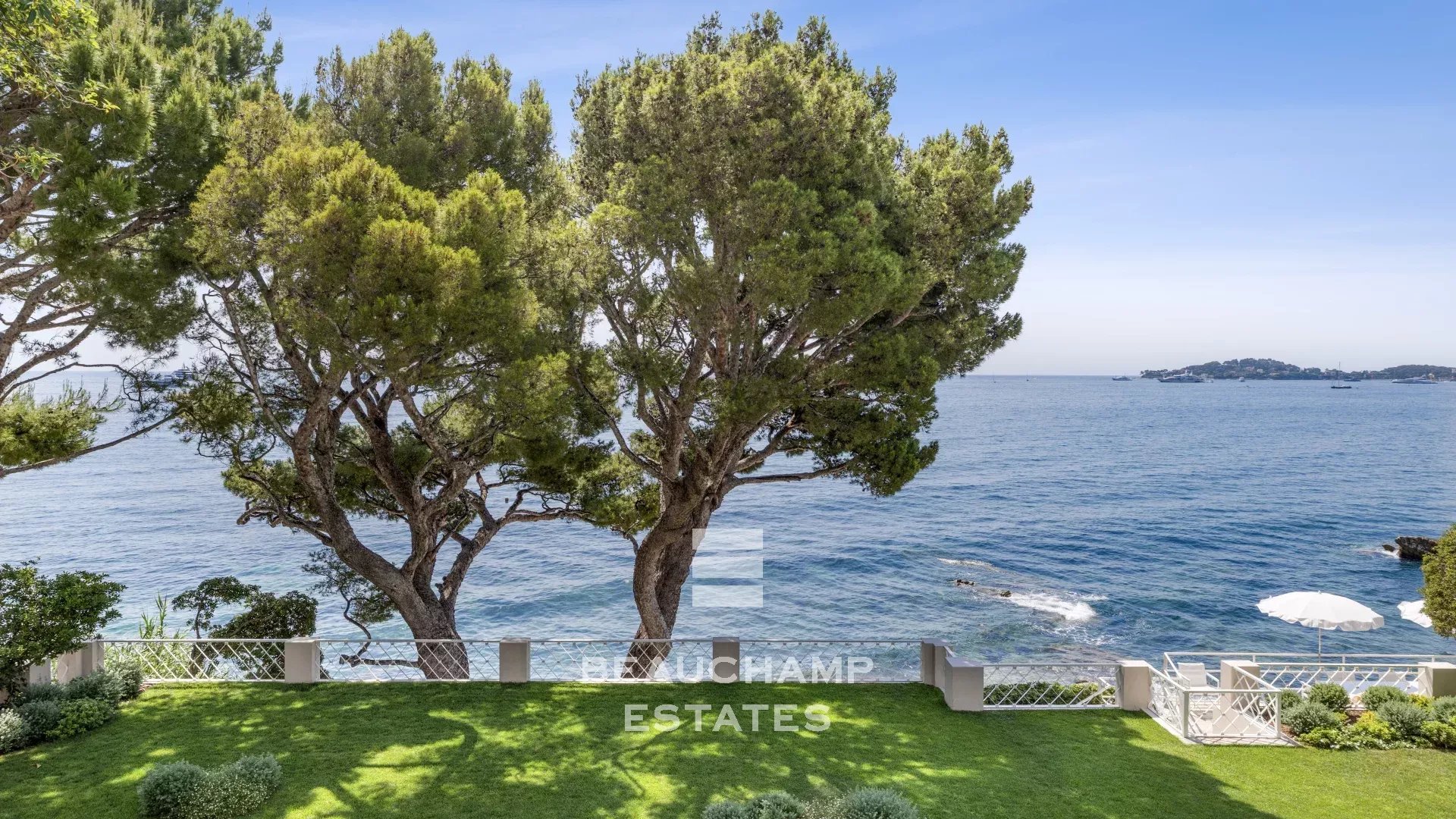 Propriété pieds dans l'eau de 7 chambres avec vue mer panoramique – Beaulieu-sur-Mer