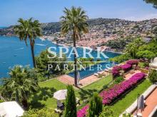 Villefranche sur Mer - Unique propriété avec vue imprenable sur la mer