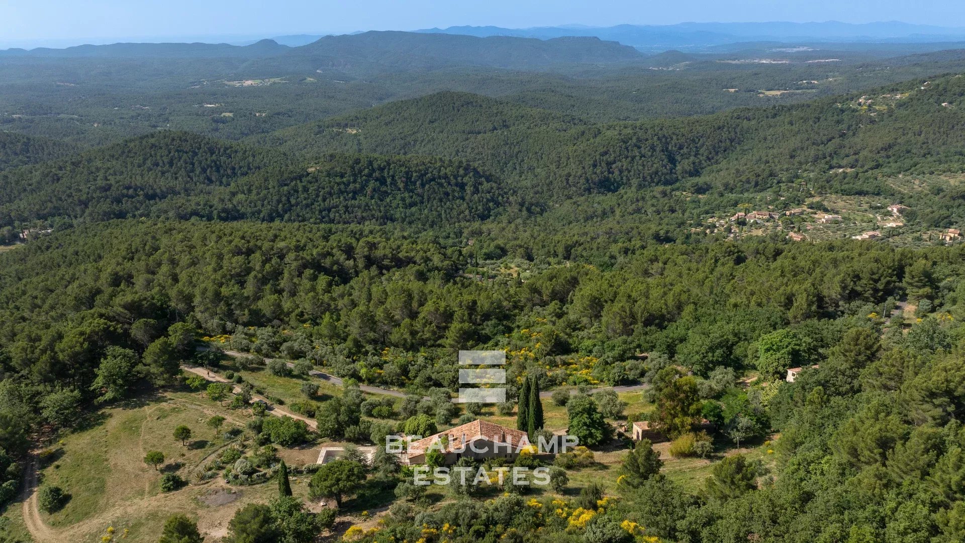 Domaine fermé provençale 11 chambres avec vue panoramique - Seillans