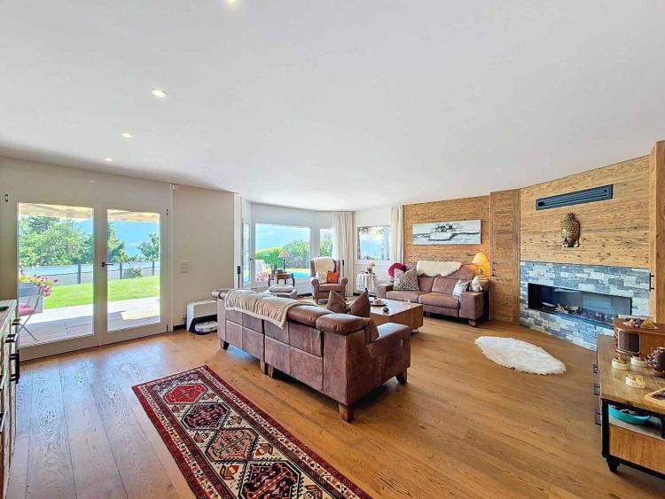 MAGNIFIQUE PROPRIÉTÉ AVEC DÉPENDANCE (MAZOT) ET PISCINE EXTERIEURE