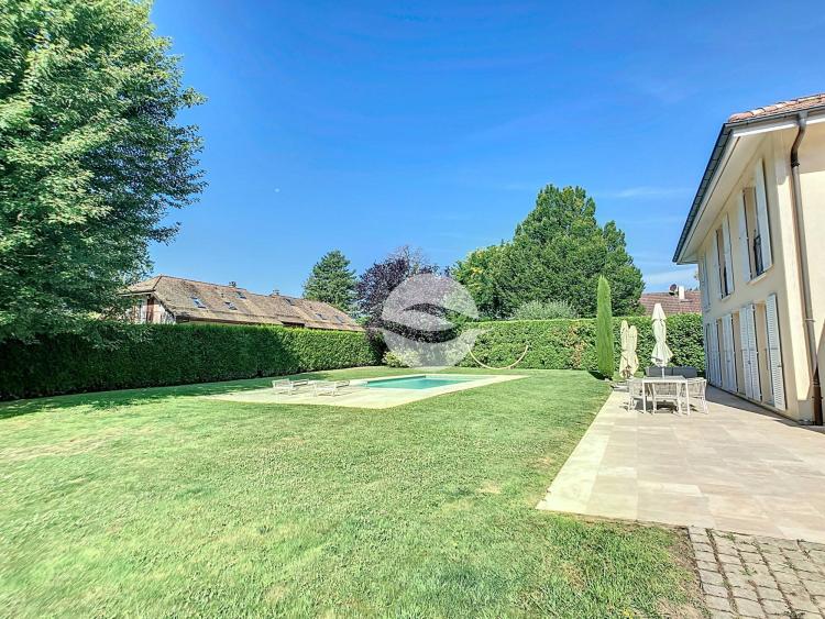 Magnifique villa individuelle avec 4 chambres et piscine