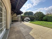 Superbe villa jumelle de standing de 7.5 p. avec bouée d’amarrage 