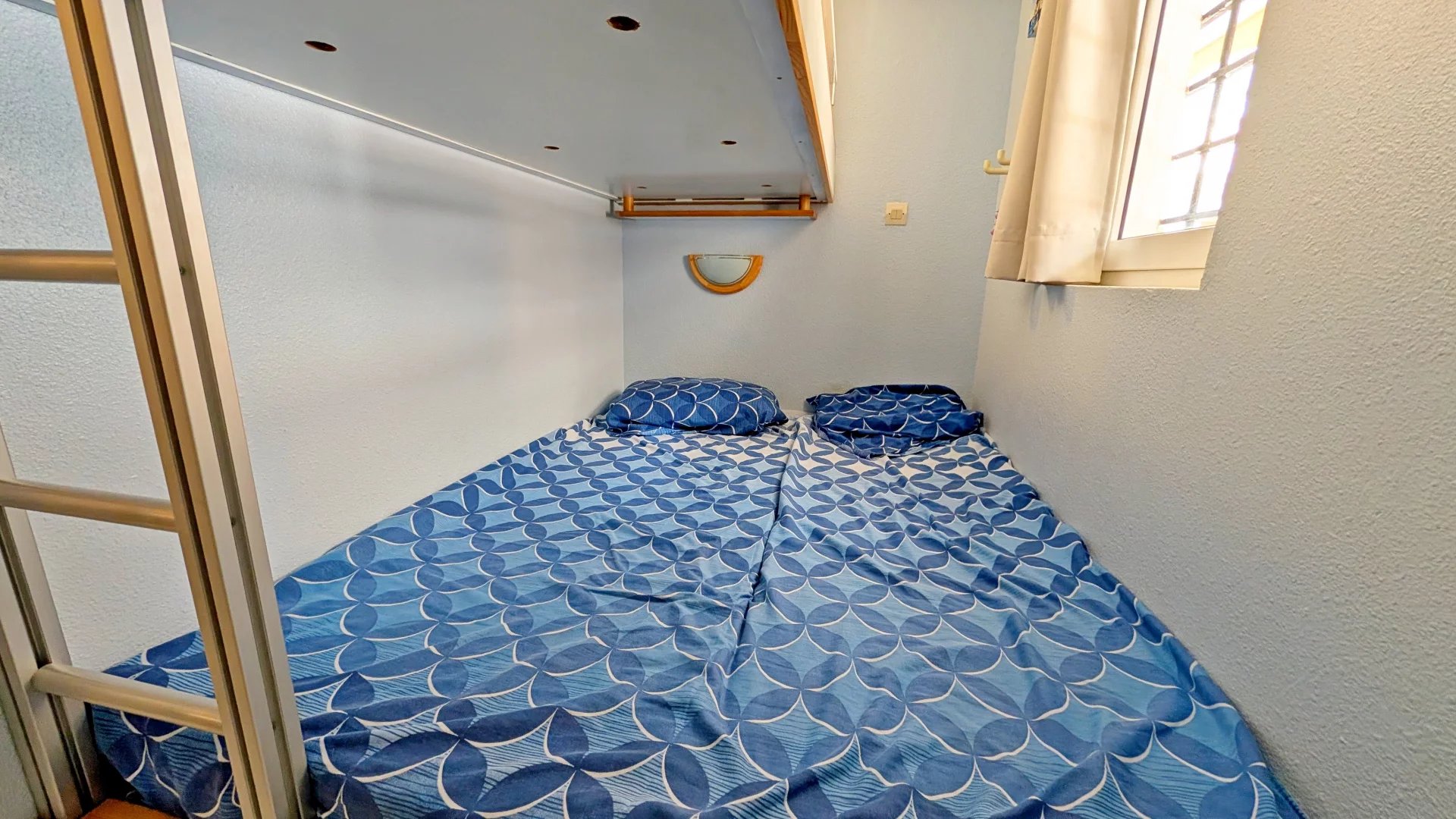 SAINT RAPHAEL - AGAY - CAP ESTEREL studio cabine type large