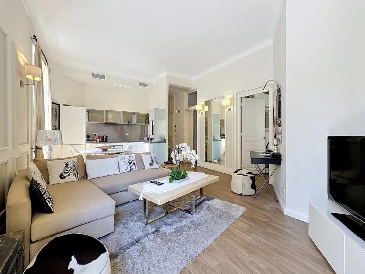 CANNES FORVILLE PALAIS 4P balcon vue mer