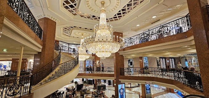2x4EJ_photo-metropole-shopping-center-1767954512.jpg
