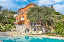 Villa de charme avec piscine, aux portes de Monaco, dans un environnement privilégiée