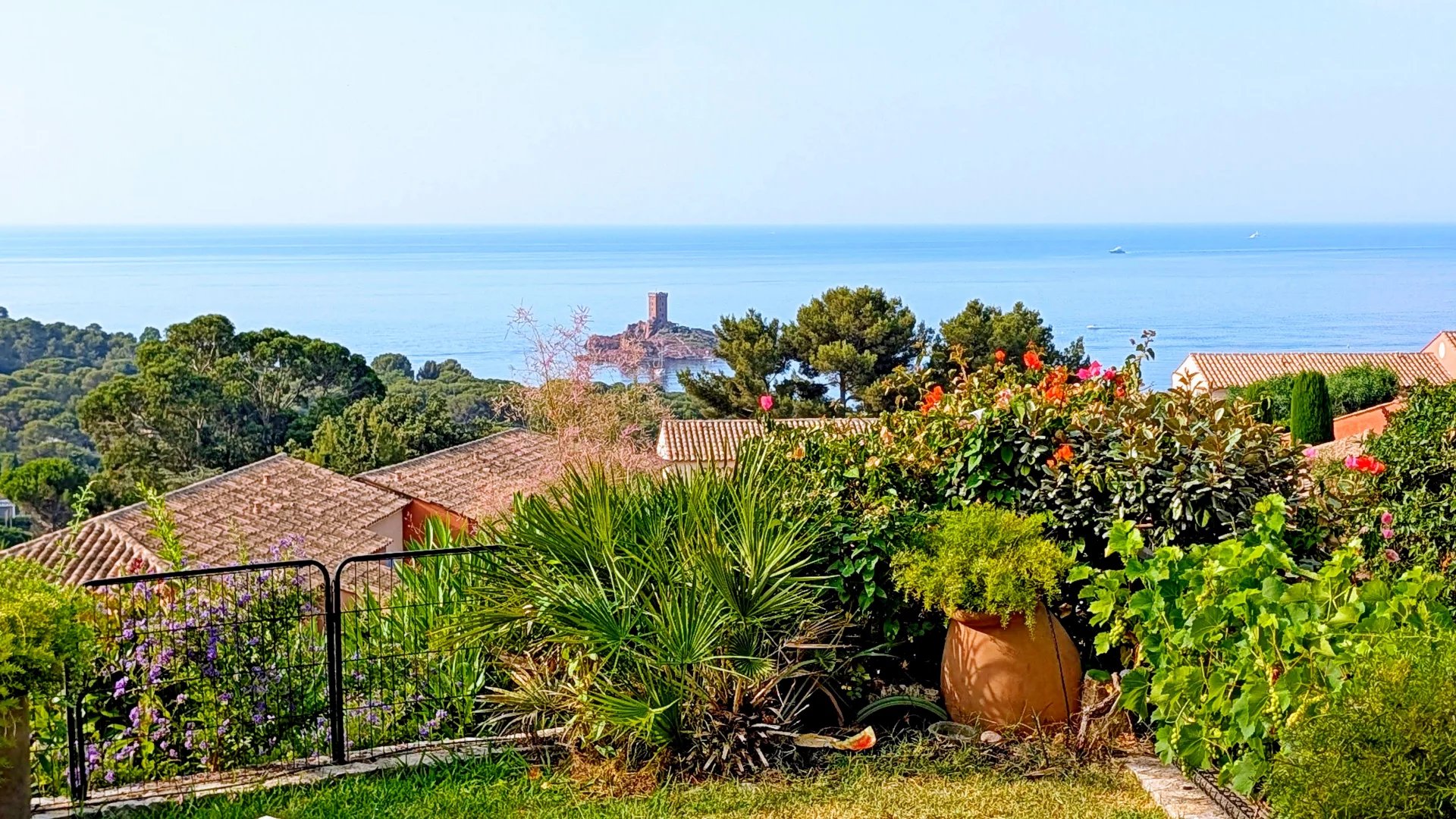 Villa Hameau de Cap Esterel avec vue mer et vue sur l'île d'or