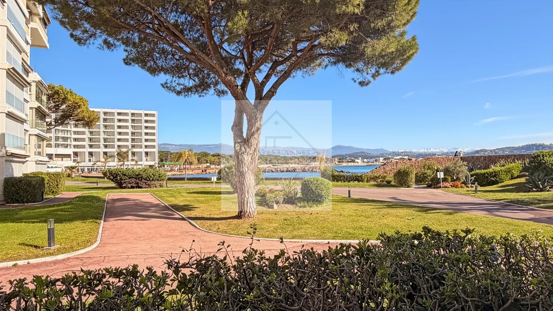 Rare à la Vente – 3 Pièces Vue Mer en Accès Direct Plage