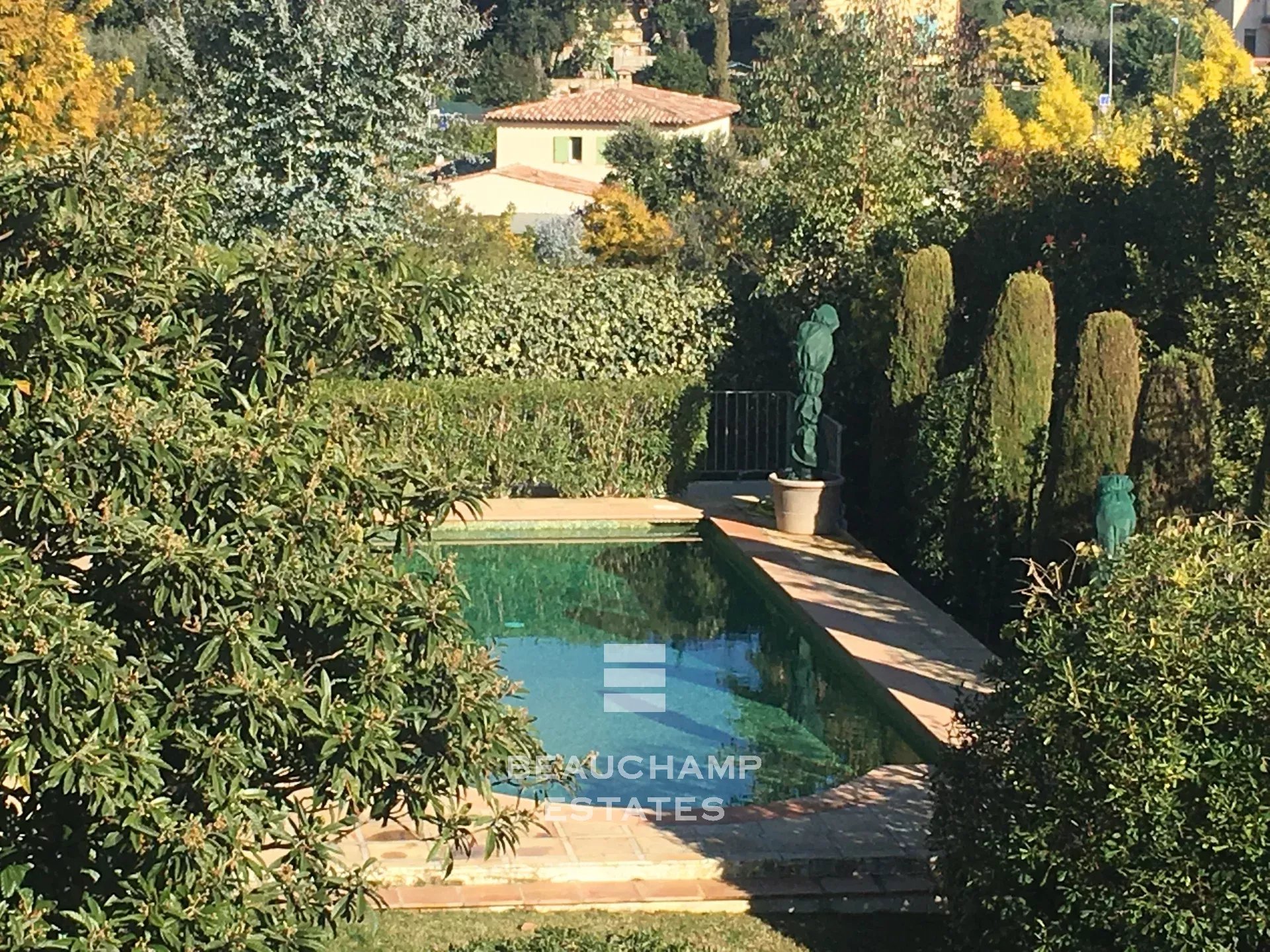 Villa 5 chambres néo-provençale avec vue mer - Mougins