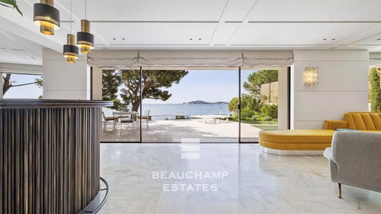 Propriété pieds dans l'eau de 7 chambres avec vue mer panoramique – Beaulieu-sur-Mer