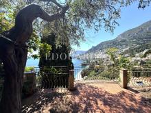 En exclusivité villa à vendre avec magnifique vue mer panoramique jusqu’à la Principauté de Monaco