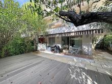 BEAU DEUX PIECES AVEC GRAND JARDIN ET GARAGE