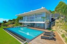 SUPER CANNES - VILLA D'ARCHITECTE AVEC VUE MER