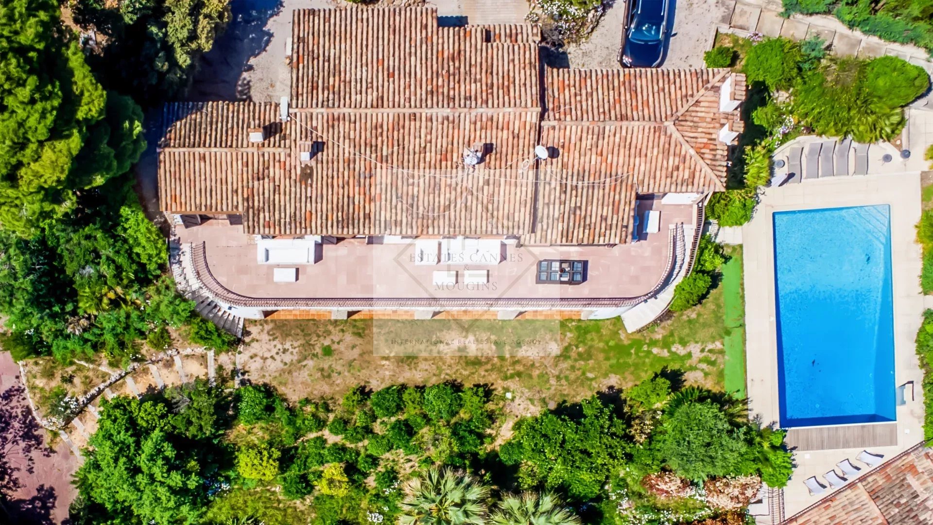 VUE MER PANORAMIQUE – UNE OPPORTUNITÉ RARE AUX PORTES DE CANNES