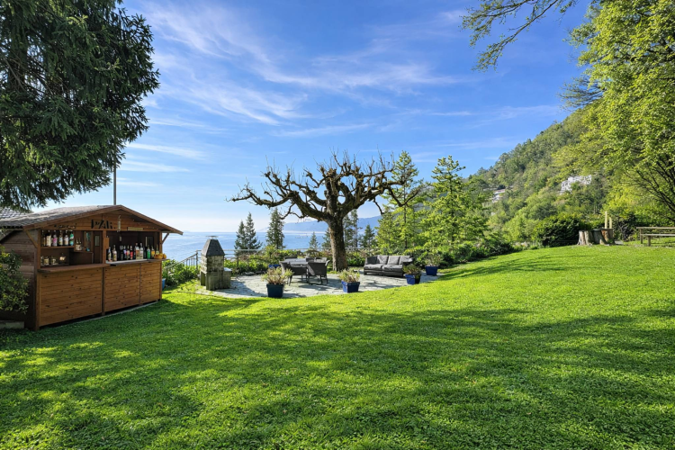 Propriété de charme dominant Montreux avec vue imprenable sur le lac