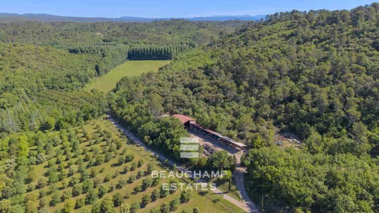 Domaine viticole d’Exception 11 chambres  - Aix-en-Provence