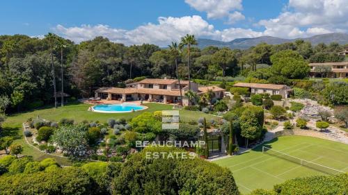 EXCLUSIVITÉ : Propriété d'Exception 9 chambres avec vue mer - La Colle-sur-Loup