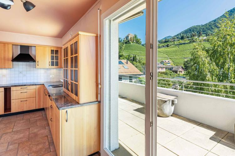 Attique de 4,5 pièces avec terrasse de 130 m² et vue sur le lac