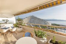 Appartement de deux chambres avec vue sur la mer à Marina Baie des Anges