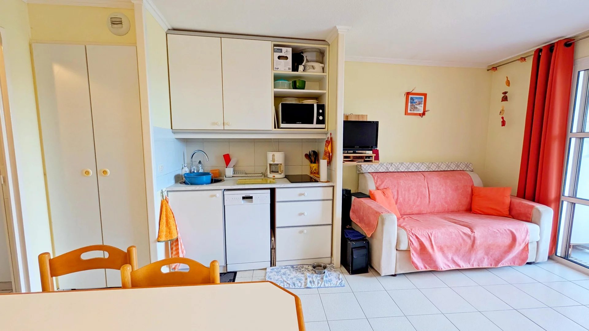 SAINT RAPHAEL - AGAY - CAP ESTEREL studio cabine type large