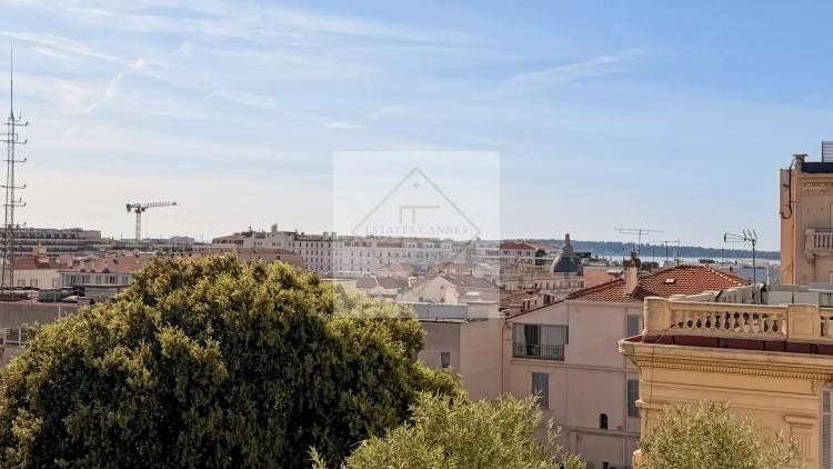 Bien rare — Appartement rénové proche du Palais des Festivals