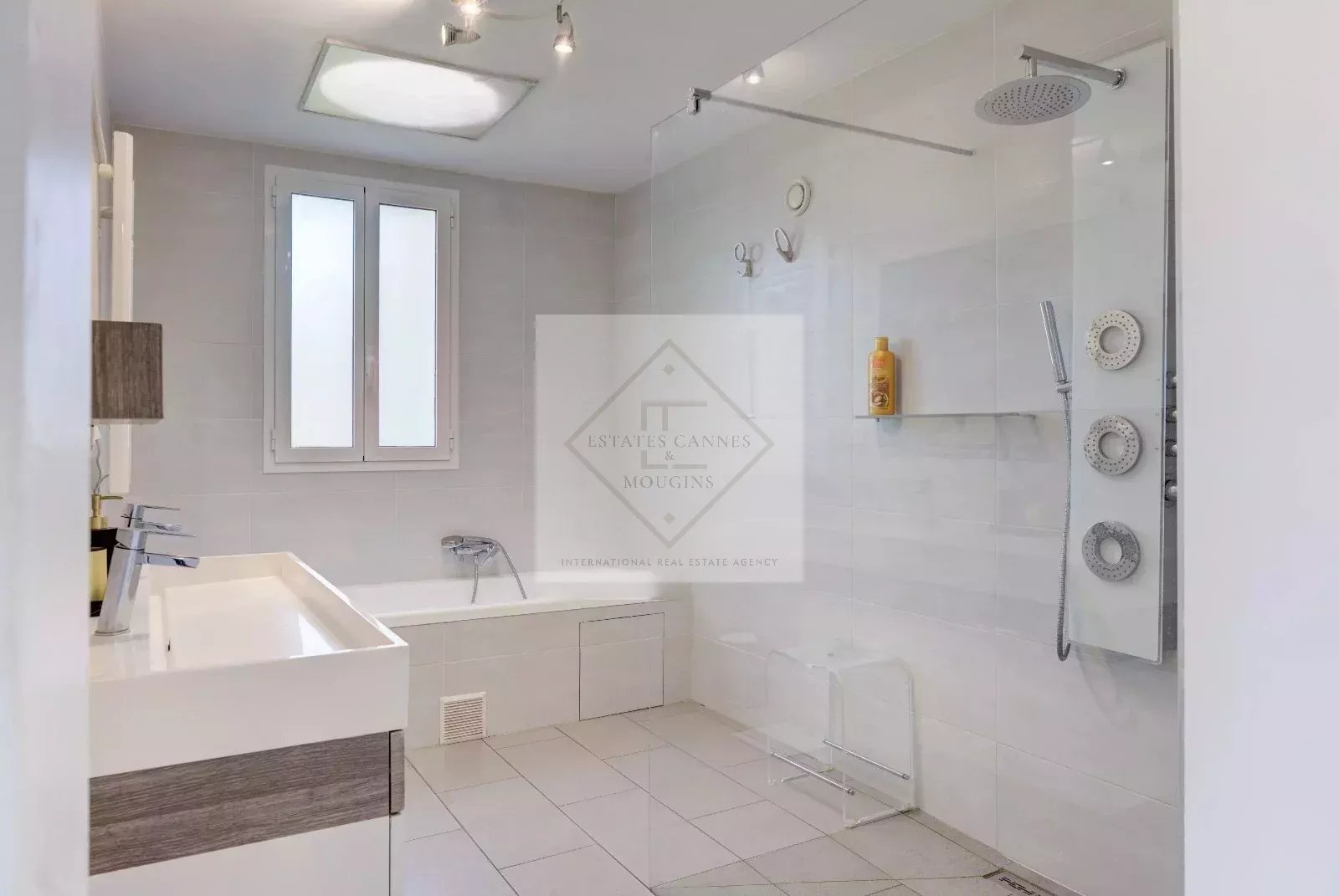 Magnifique villa contemporaine, un bien d'exception