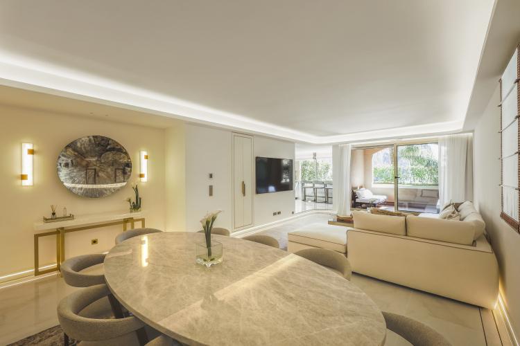 FONTVIEILLE - GRAND APPARTEMENT VU SUR LE PORT - GIORGIONE