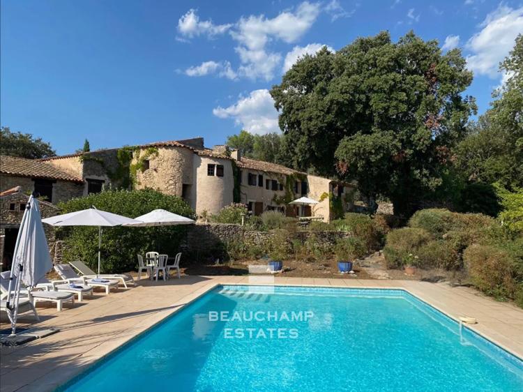 Bastide en pierre 7 chambres - Fox-Amphoux