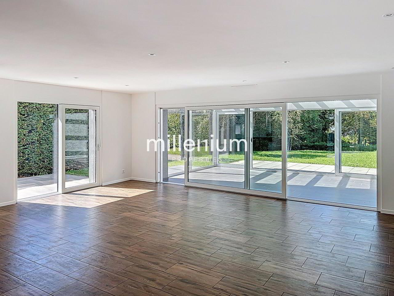Villa familiale avec terrasse sur le toit et vue Lac