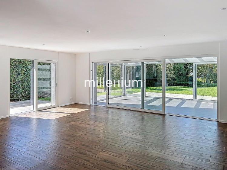 Villa familiale avec terrasse sur le toit et vue Lac