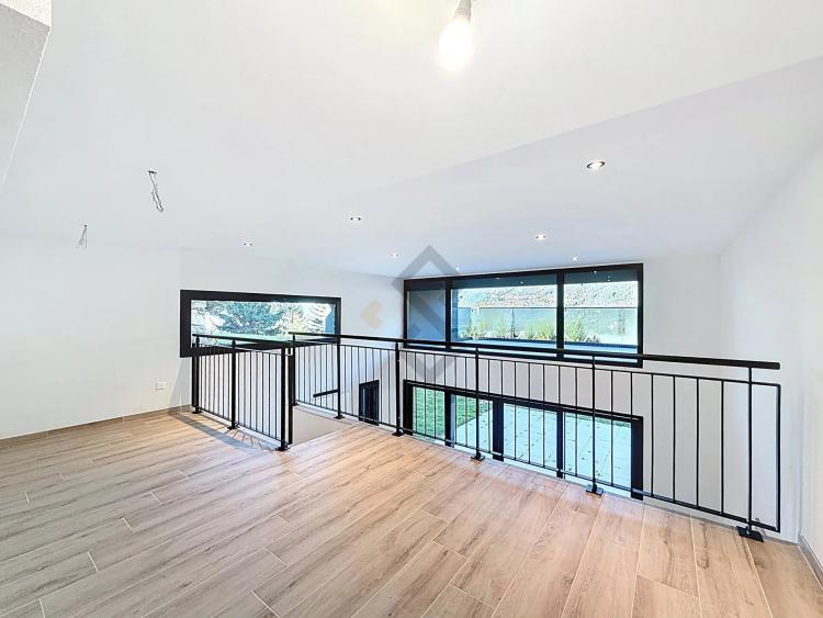 Opportunité Rare : Chalet Neuf Exceptionnel à Crans Montana
