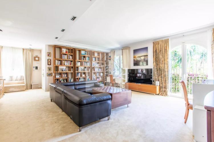Villa de prestige au Cap d’Antibes – Domaine fermé, plage accessible à pied