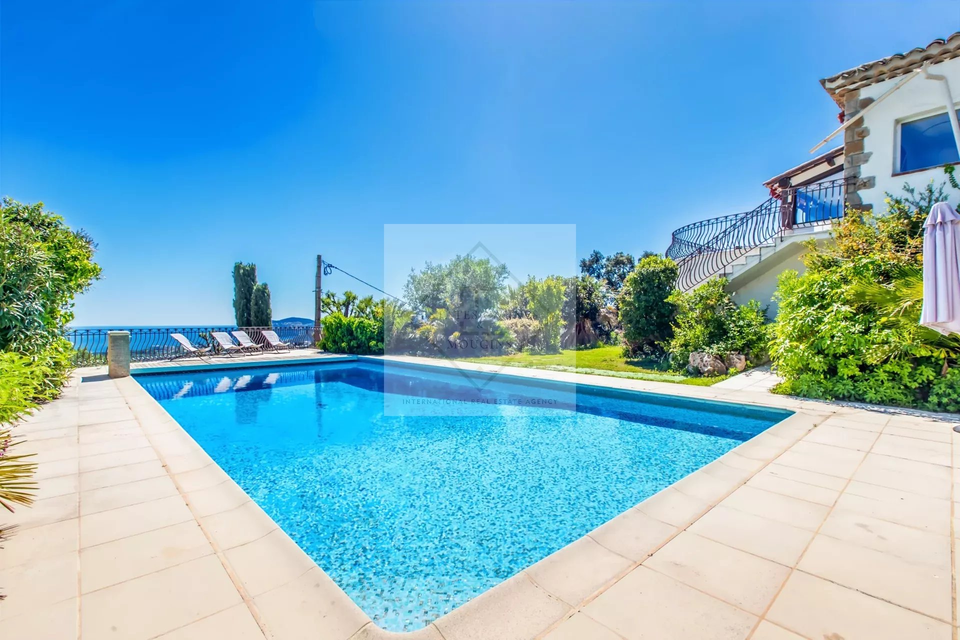 VUE MER PANORAMIQUE – UNE OPPORTUNITÉ RARE AUX PORTES DE CANNES