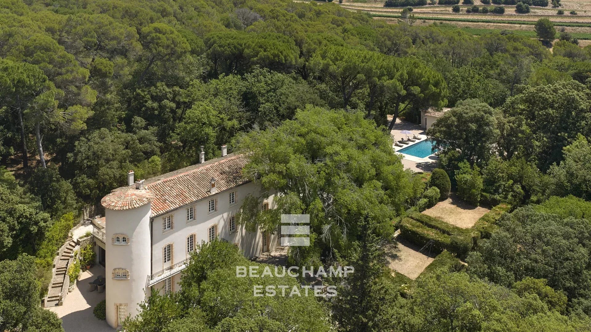 Château d'exception de 15 chambres au cœur d'un domaine préservé – Lorgues