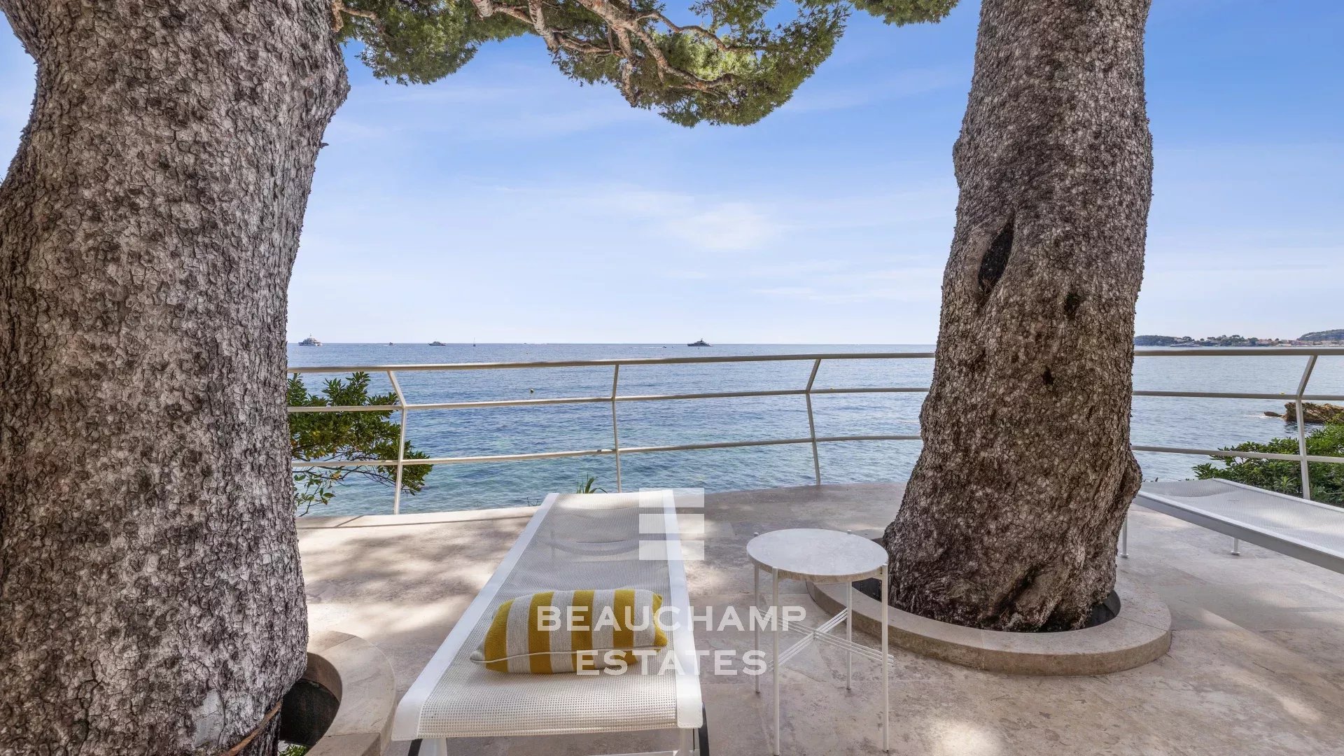 Propriété pieds dans l'eau de 7 chambres avec vue mer panoramique – Beaulieu-sur-Mer