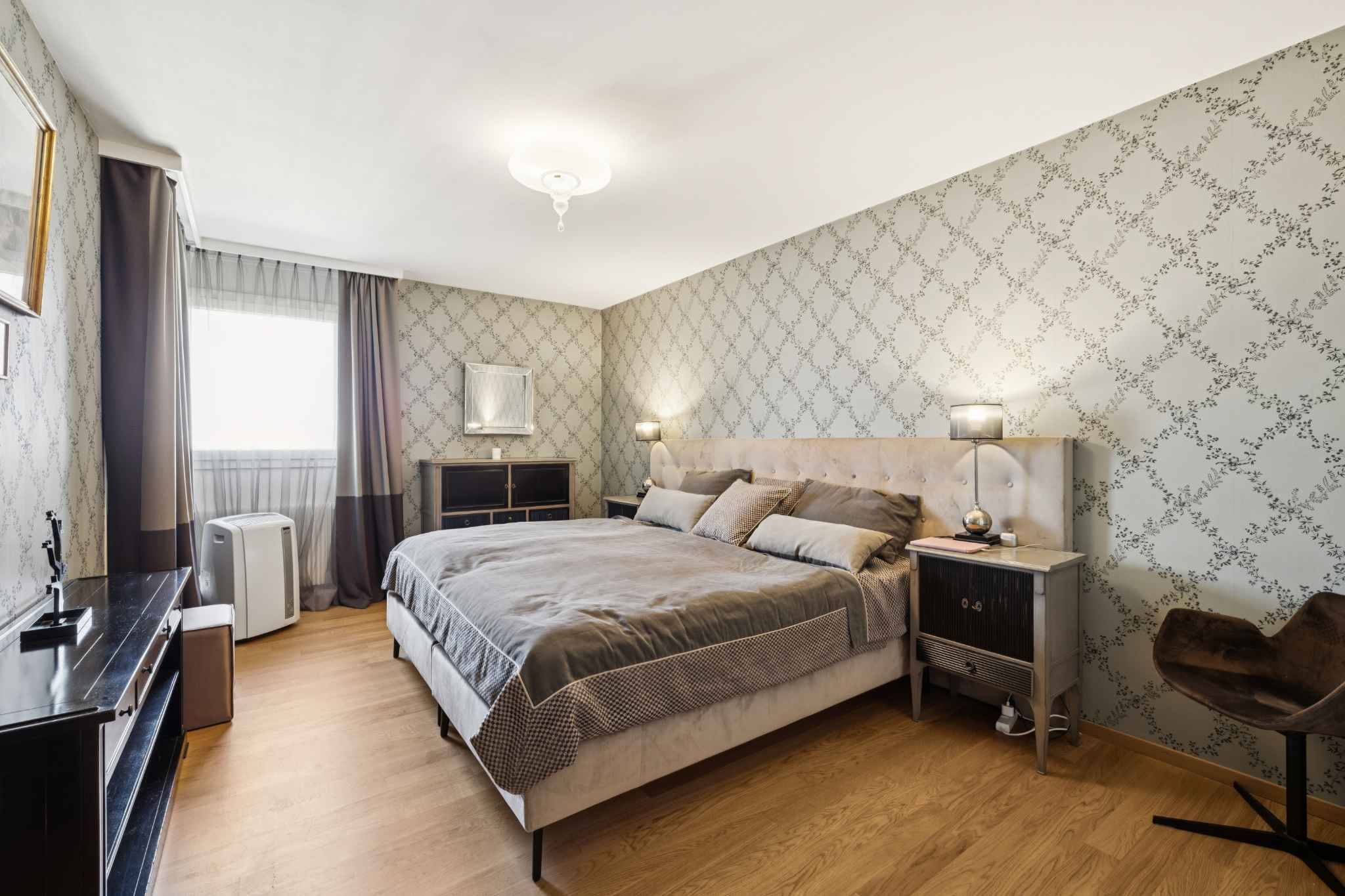 BEL APPARTEMENT PROCHE DE TOUTES LES COMMODITÉS. 