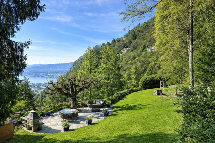 Propriété de charme dominant Montreux avec vue imprenable sur le lac