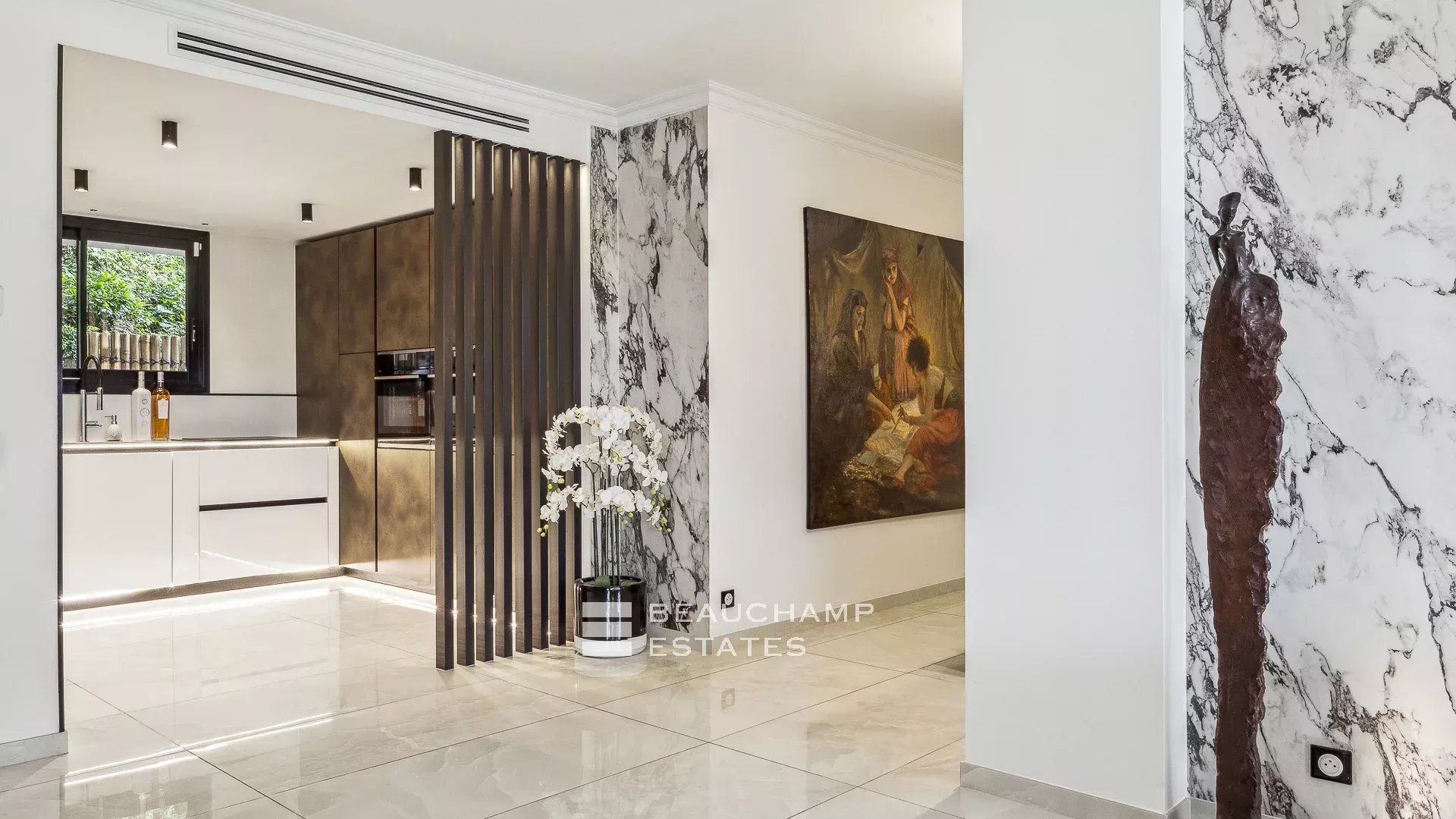 Appartement contemporain avec vue collines