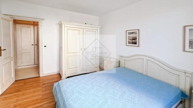 Rare à la Vente – 3 Pièces Vue Mer en Accès Direct Plage