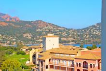 AGAY CAP ESTEREL 2 PIECES ETAGE ET PARKING
