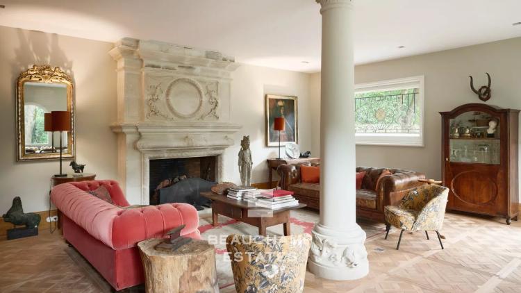 Château d'exception de 15 chambres au cœur d'un domaine préservé – Lorgues