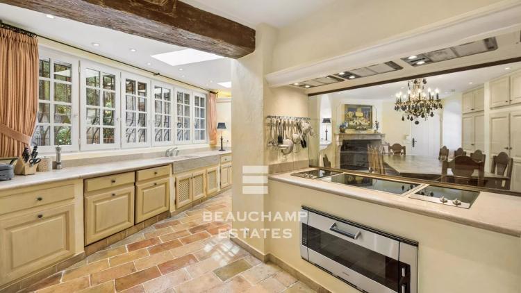 EXCLUSIVITÉ : Propriété d'Exception 9 chambres avec vue mer - La Colle-sur-Loup
