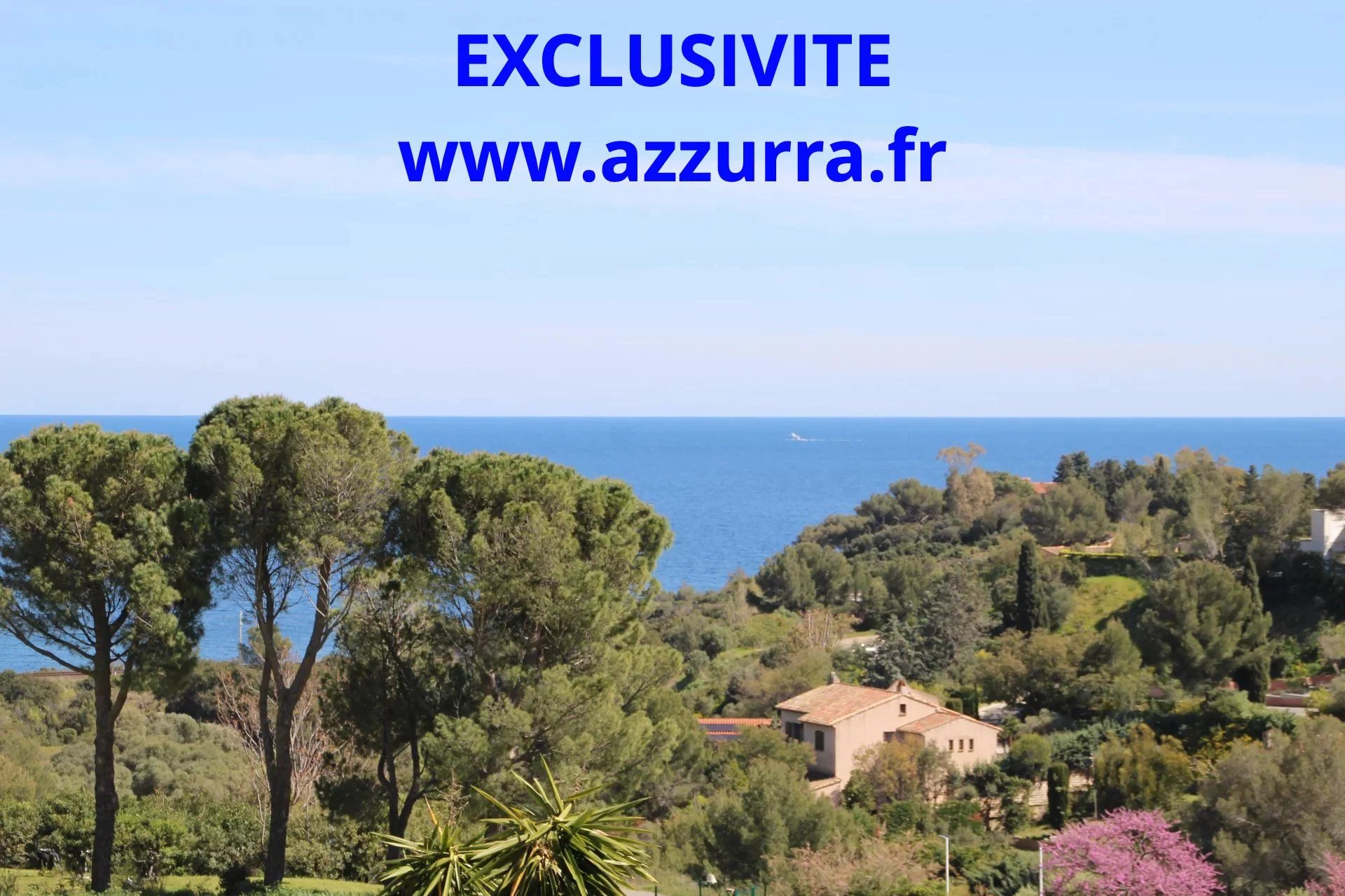 AGAY CAP ESTEREL ALLEE DES FLEURS DEUX PIECES DERNIER ETAGE. PARKING