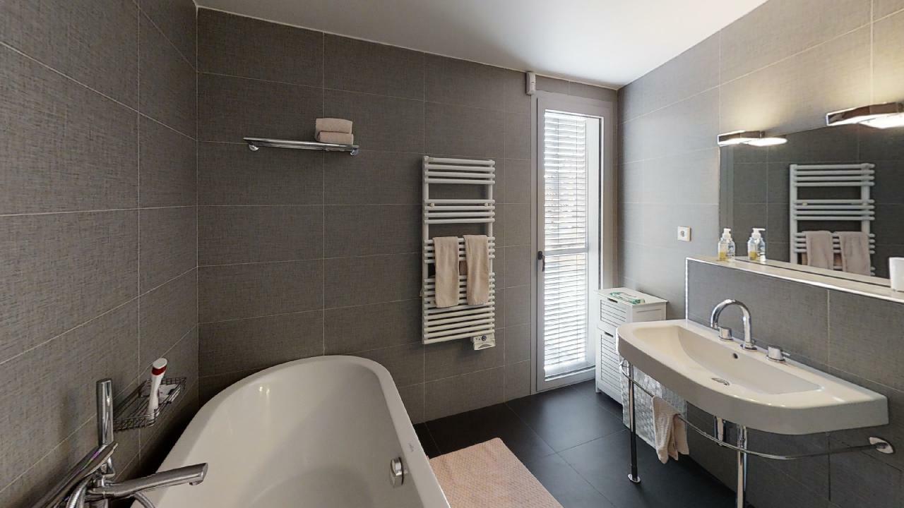 AqP9D_inspi-9-bathroom-1621328751.jpg